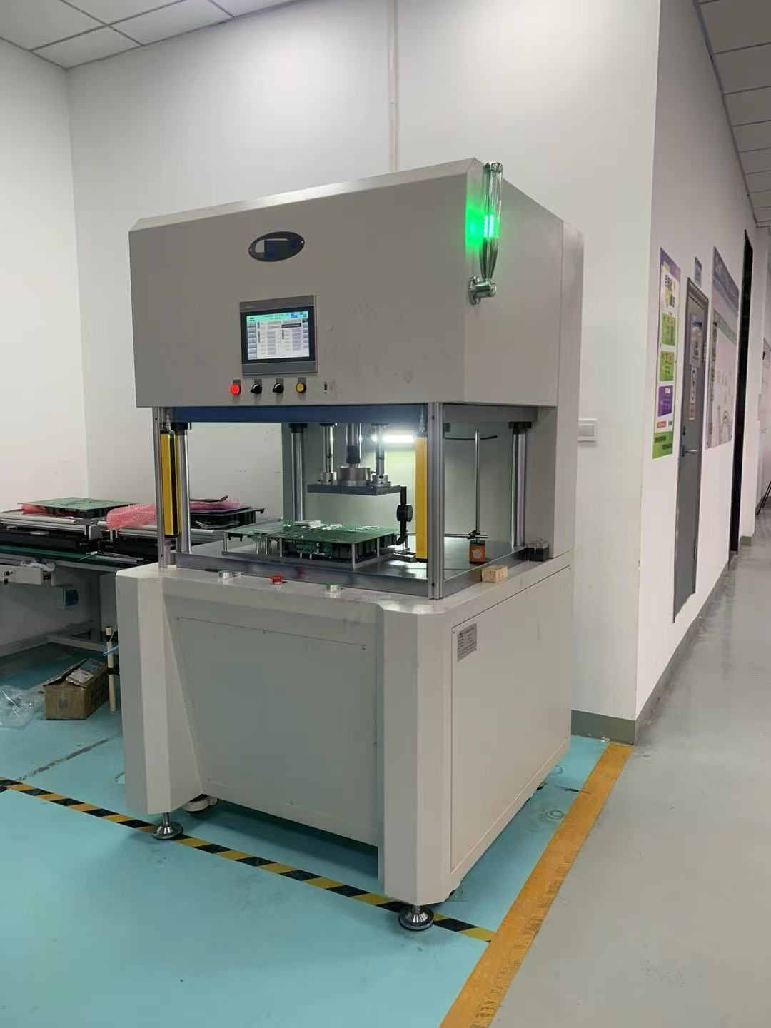 液壓機、伺服壓機、氣動壓機使用昆侖通態(tài)觸摸屏TPC1051Ki